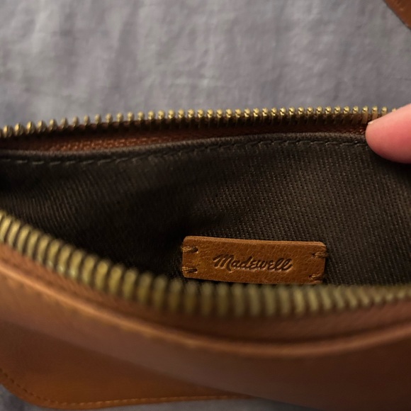 MADEWELL “the simple pouch” Leather Mine Belt Bag (M) - Picture 3 of 6